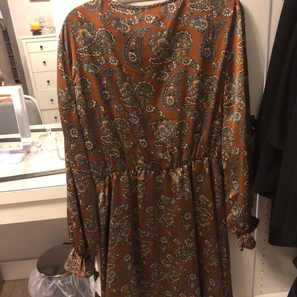 Boohoo dress - Picture 2 of 5